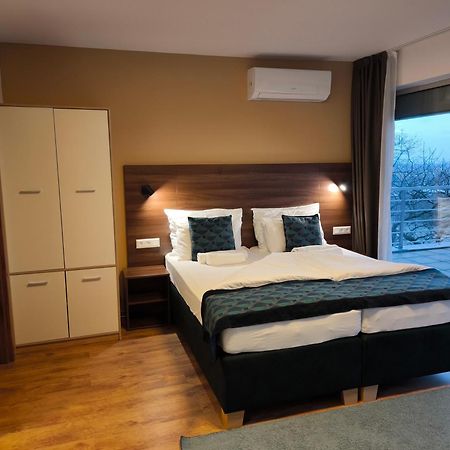 River View Apartments Hotel براتسيلافا المظهر الخارجي الصورة