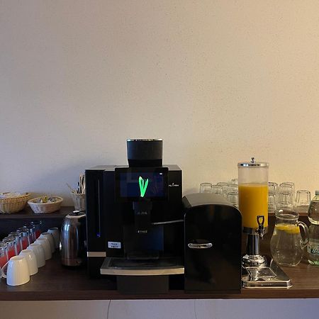 River View Apartments Hotel براتسيلافا المظهر الخارجي الصورة