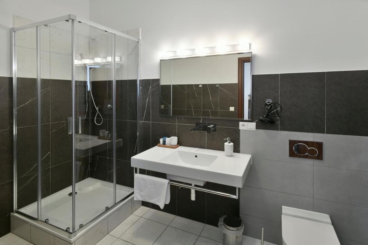 River View Apartments Hotel براتسيلافا المظهر الخارجي الصورة