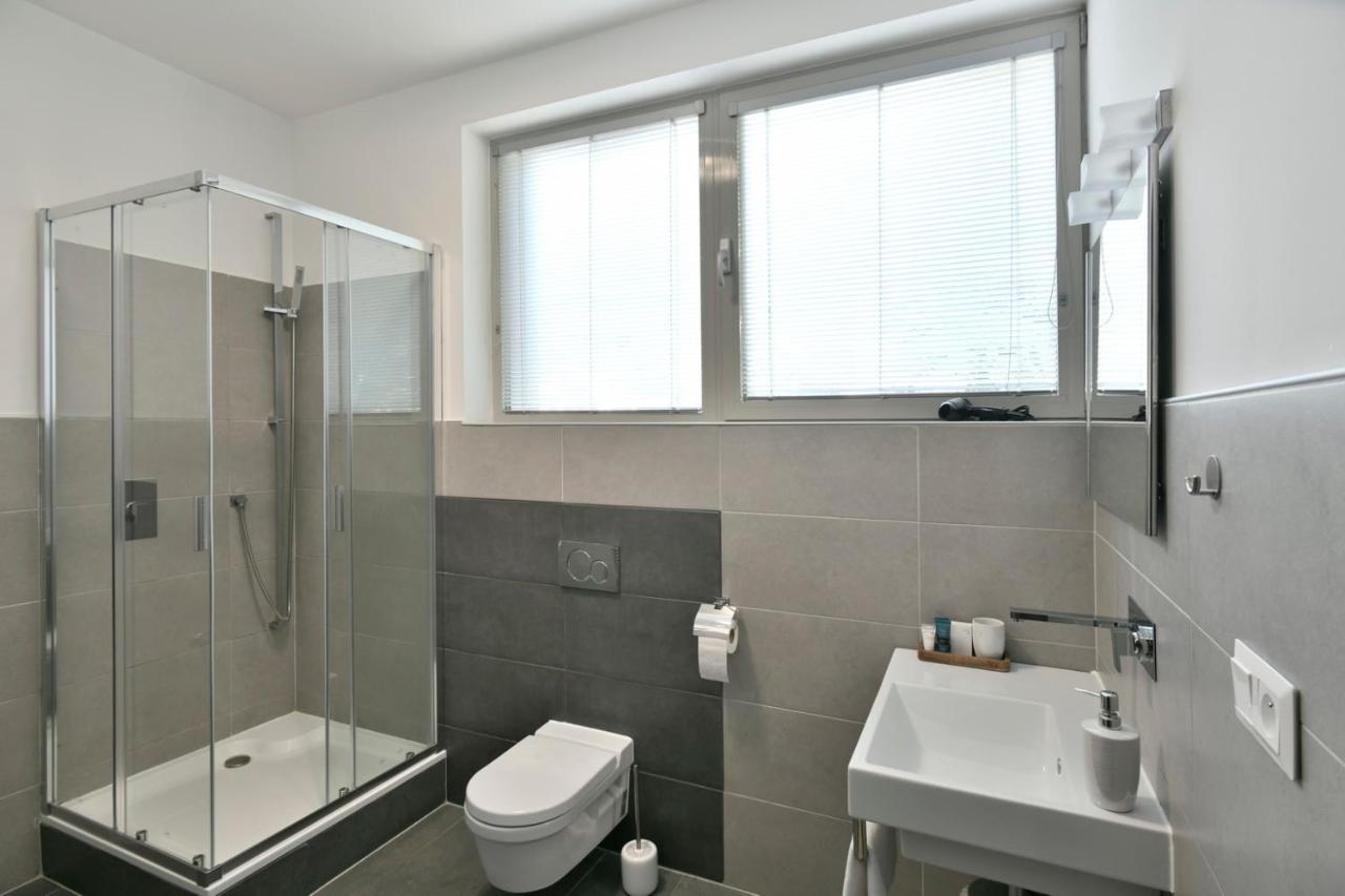 River View Apartments Hotel براتسيلافا المظهر الخارجي الصورة