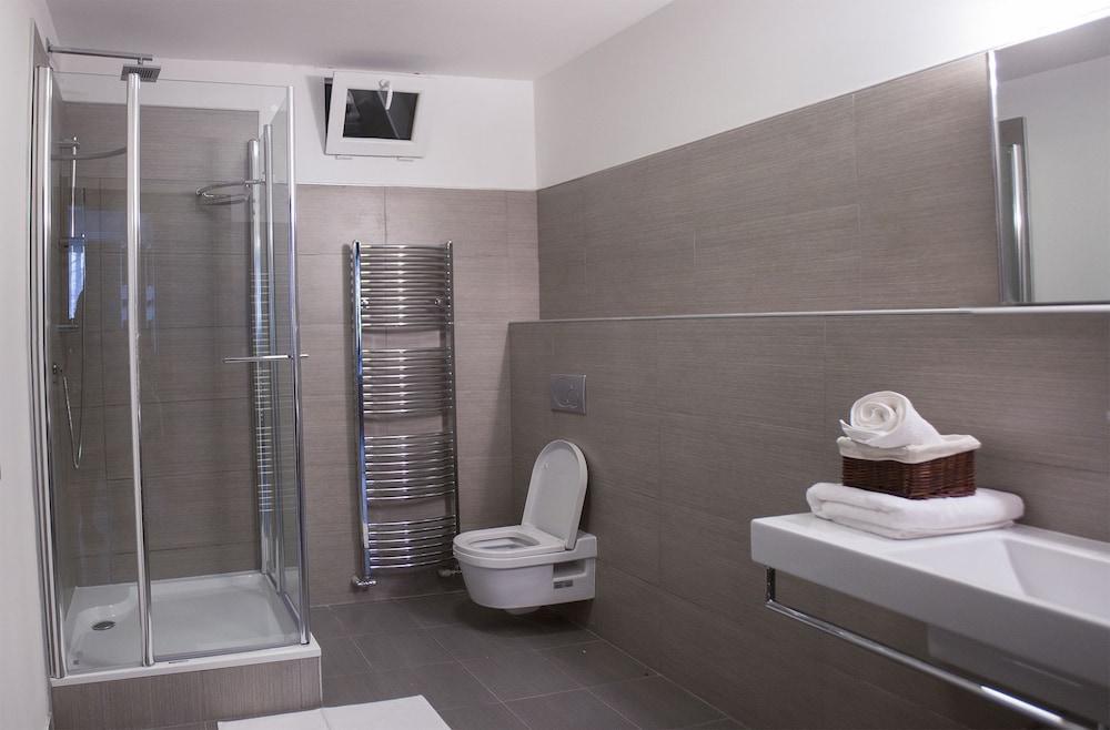 River View Apartments Hotel براتسيلافا المظهر الخارجي الصورة