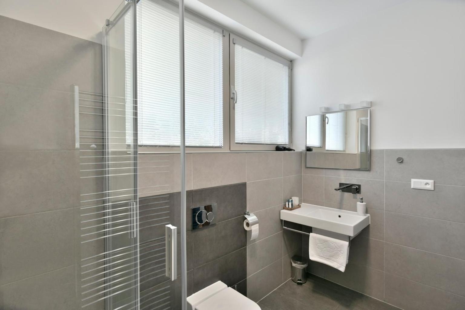 River View Apartments Hotel براتسيلافا المظهر الخارجي الصورة