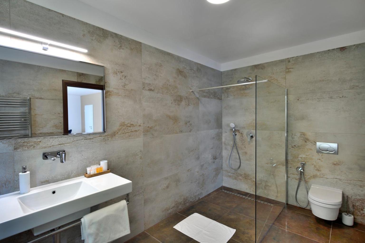River View Apartments Hotel براتسيلافا المظهر الخارجي الصورة