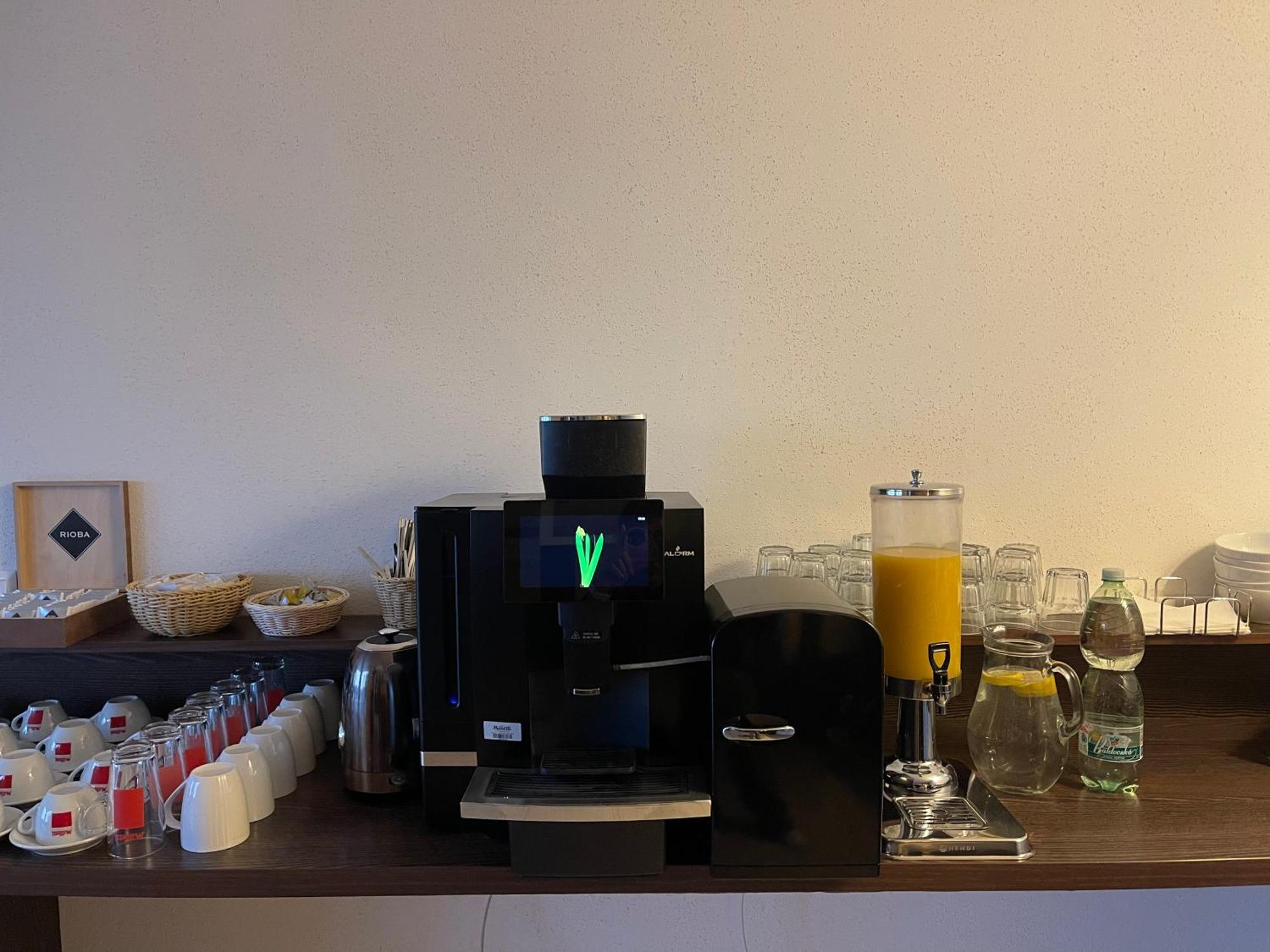 River View Apartments Hotel براتسيلافا المظهر الخارجي الصورة